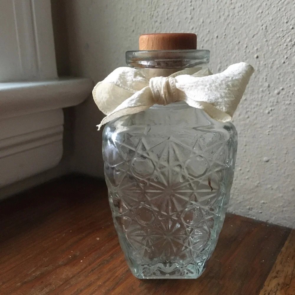 LP Cut Glass Stem Bottle + Reed Diffuser Lid Cream Ribbon